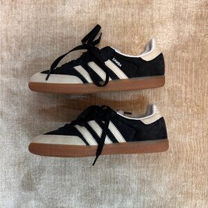 Adidas core Black and Wonder White Sneakers